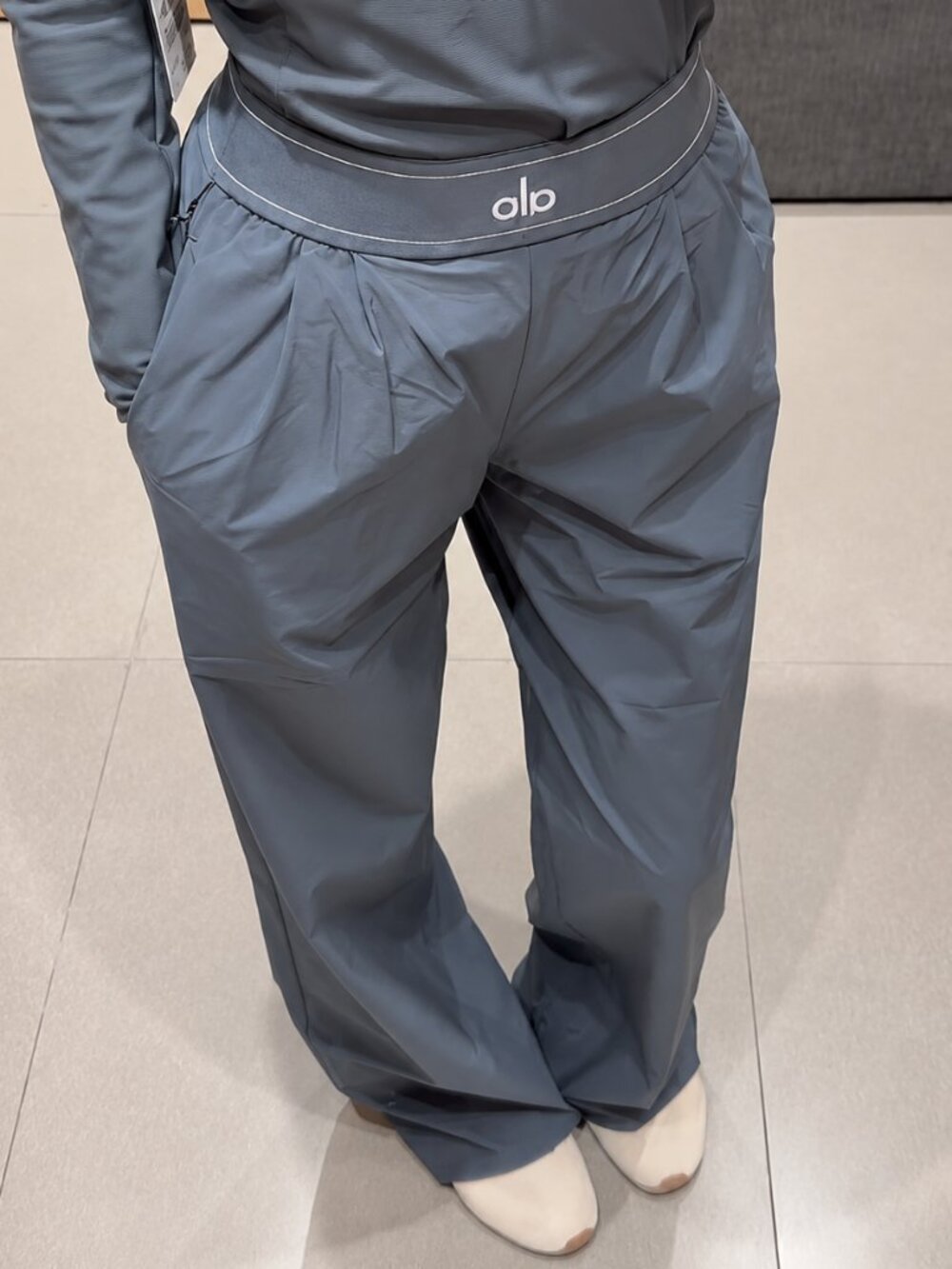💘 ALO Yoga Steel Grey Suit Up Pants 😝 Casual Style | Athleisure | Travel  -NWT